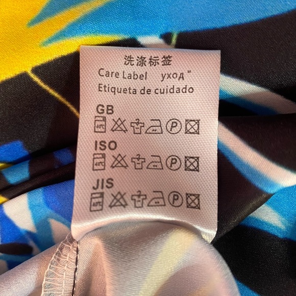 Men’s Tropical Print Shirt - Picture 3 of 3